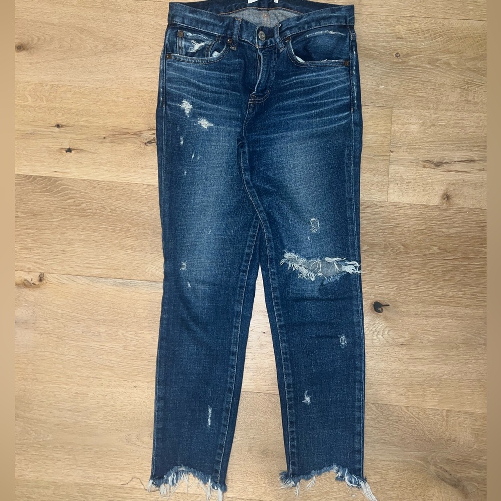 Moussy Skinny Freyed Jean, size 25, low rise, dark colored denim